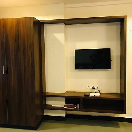 Liva Rooms Нашик Екстериор снимка