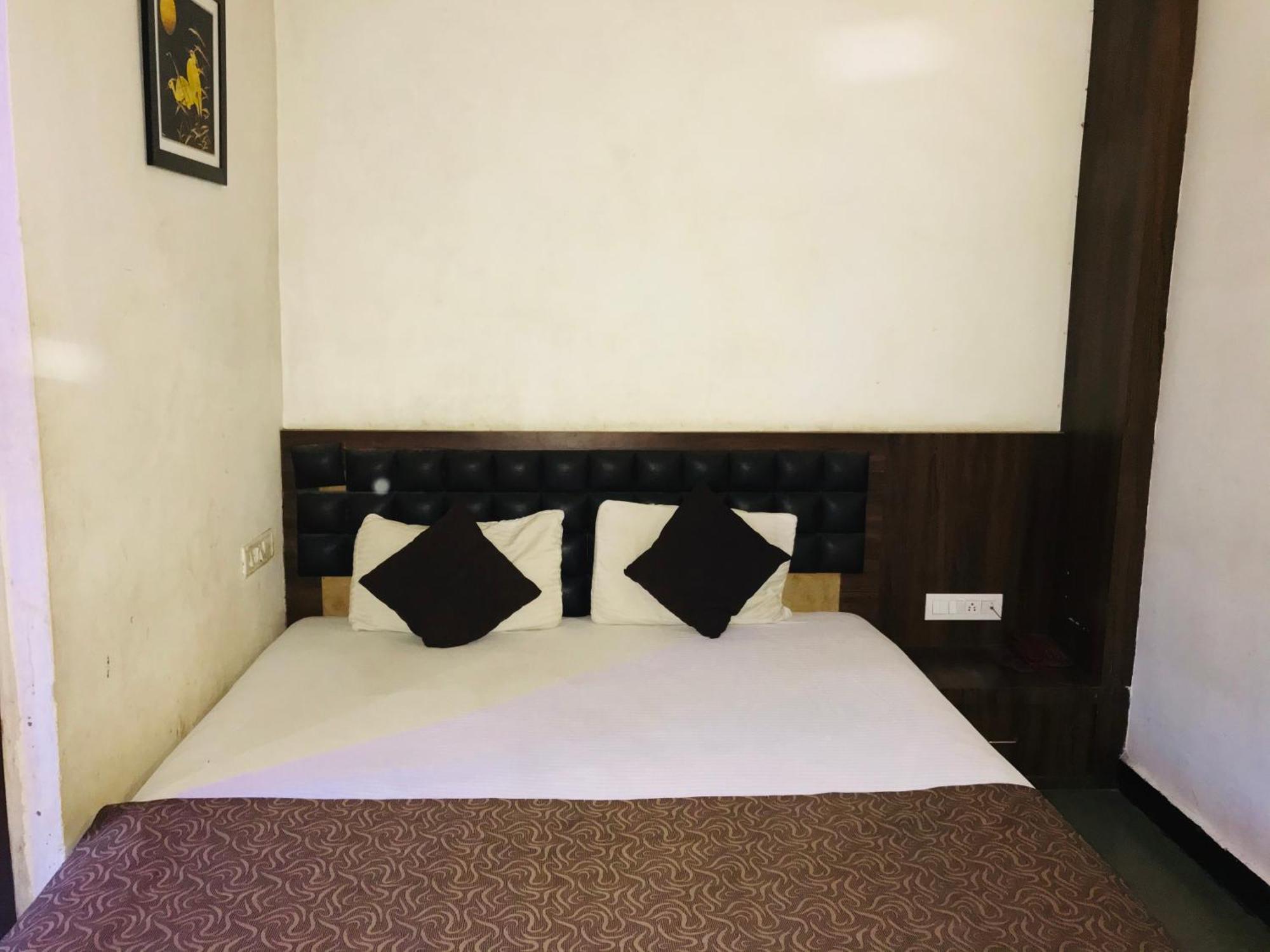Liva Rooms Нашик Екстериор снимка