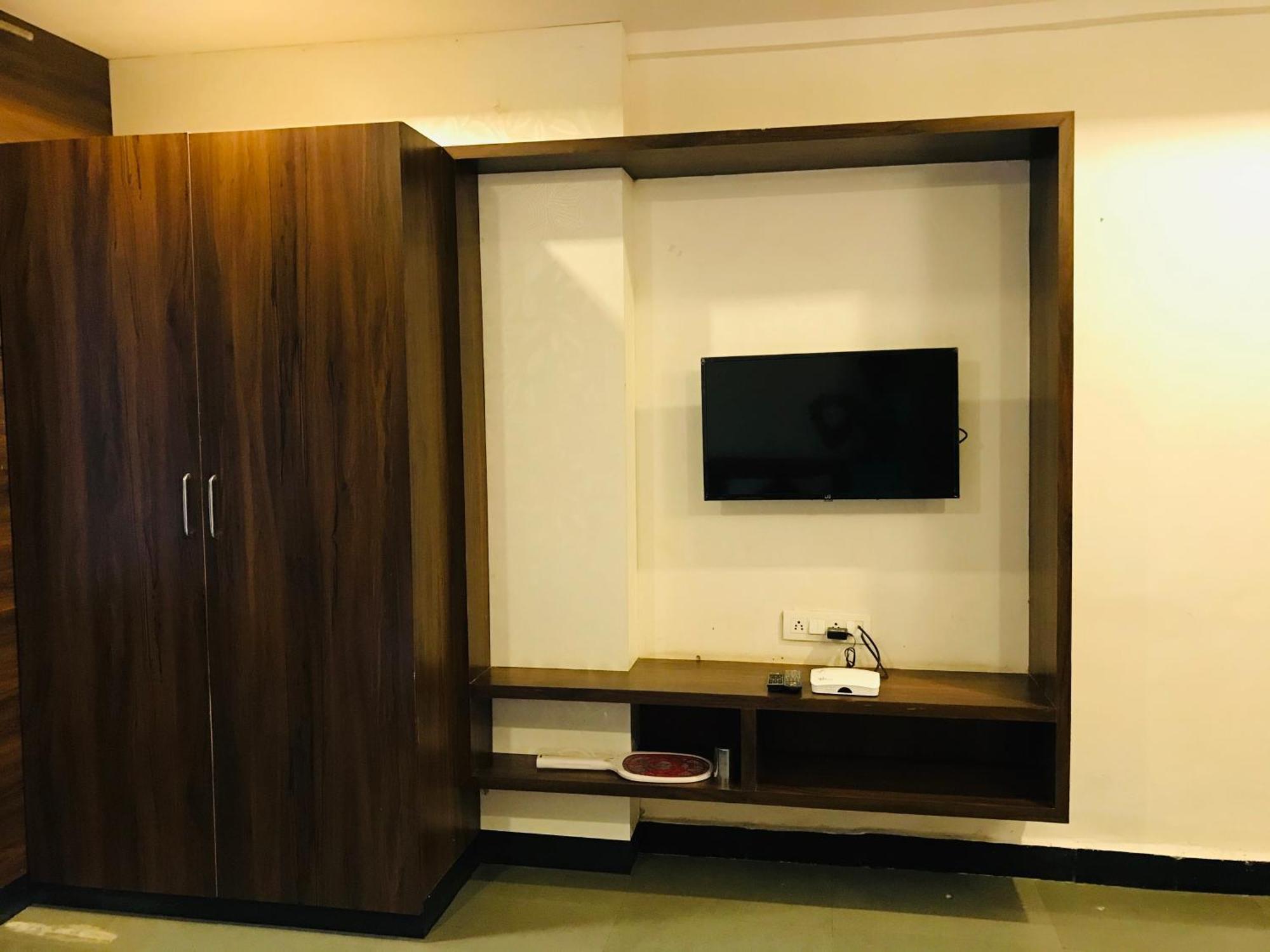 Liva Rooms Нашик Екстериор снимка