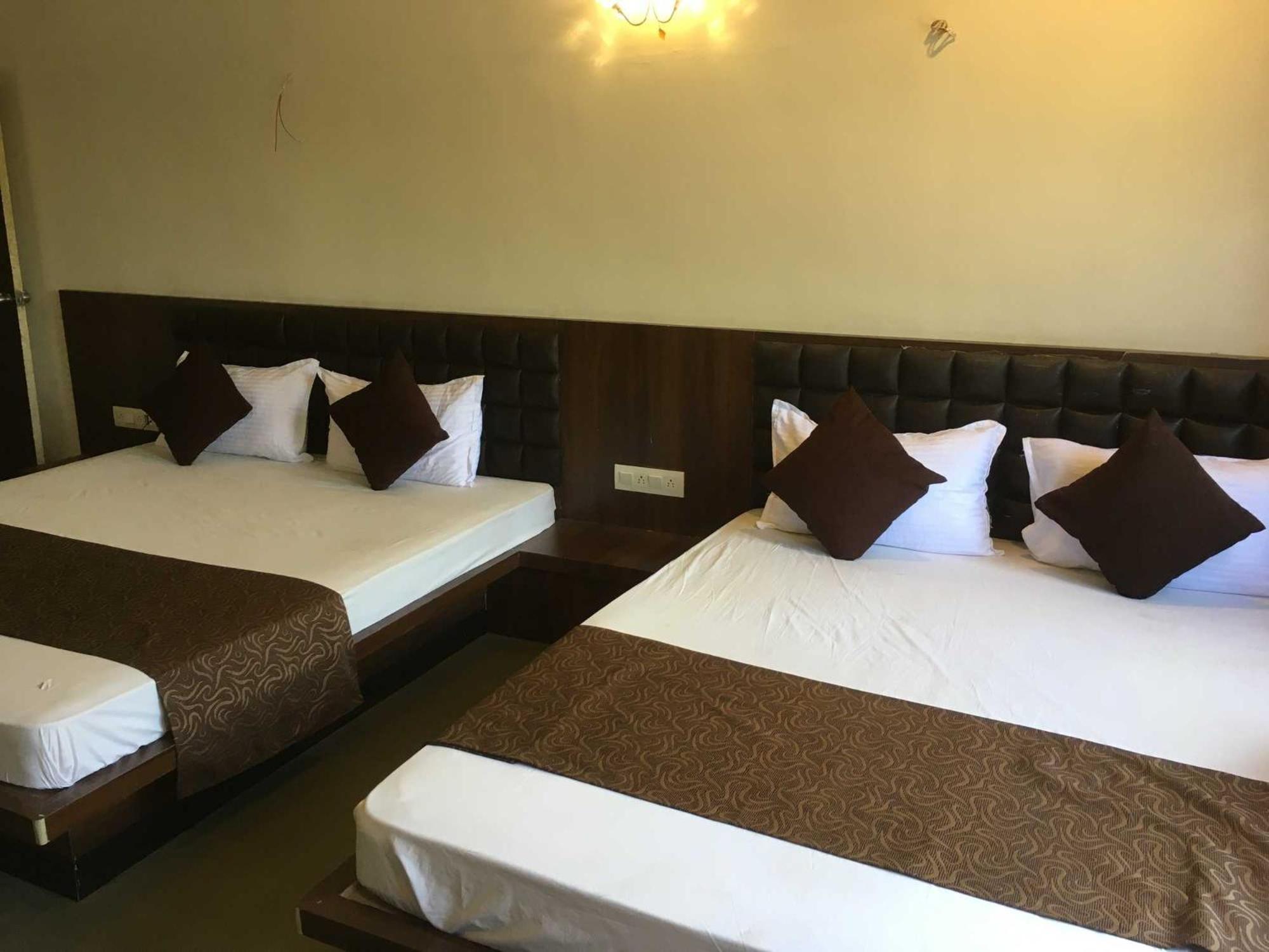 Liva Rooms Нашик Екстериор снимка